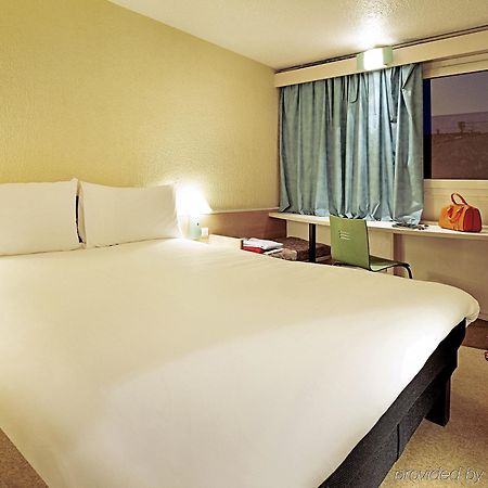 Ibis Lyon L'Isle D'Abeau Ξενοδοχείο Εξωτερικό φωτογραφία