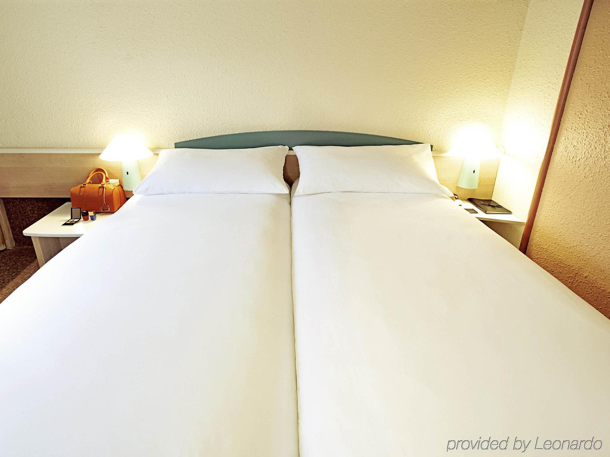 Ibis Lyon L'Isle D'Abeau Ξενοδοχείο Εξωτερικό φωτογραφία
